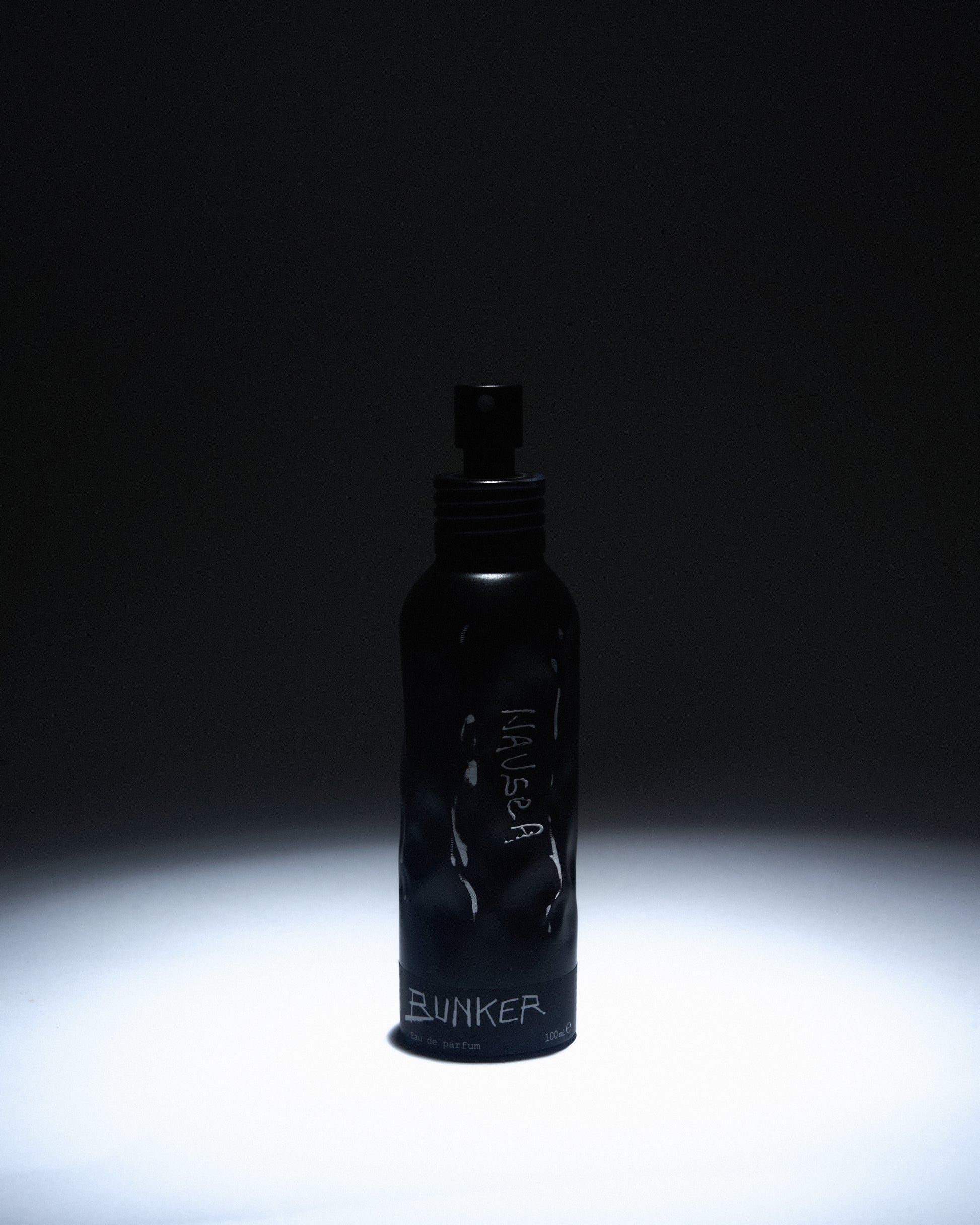 Bunker Eau de Parfum 50ml Nausea Parfume - profumo fumoso mielato con incenso tabacco miele e cedro - editorial