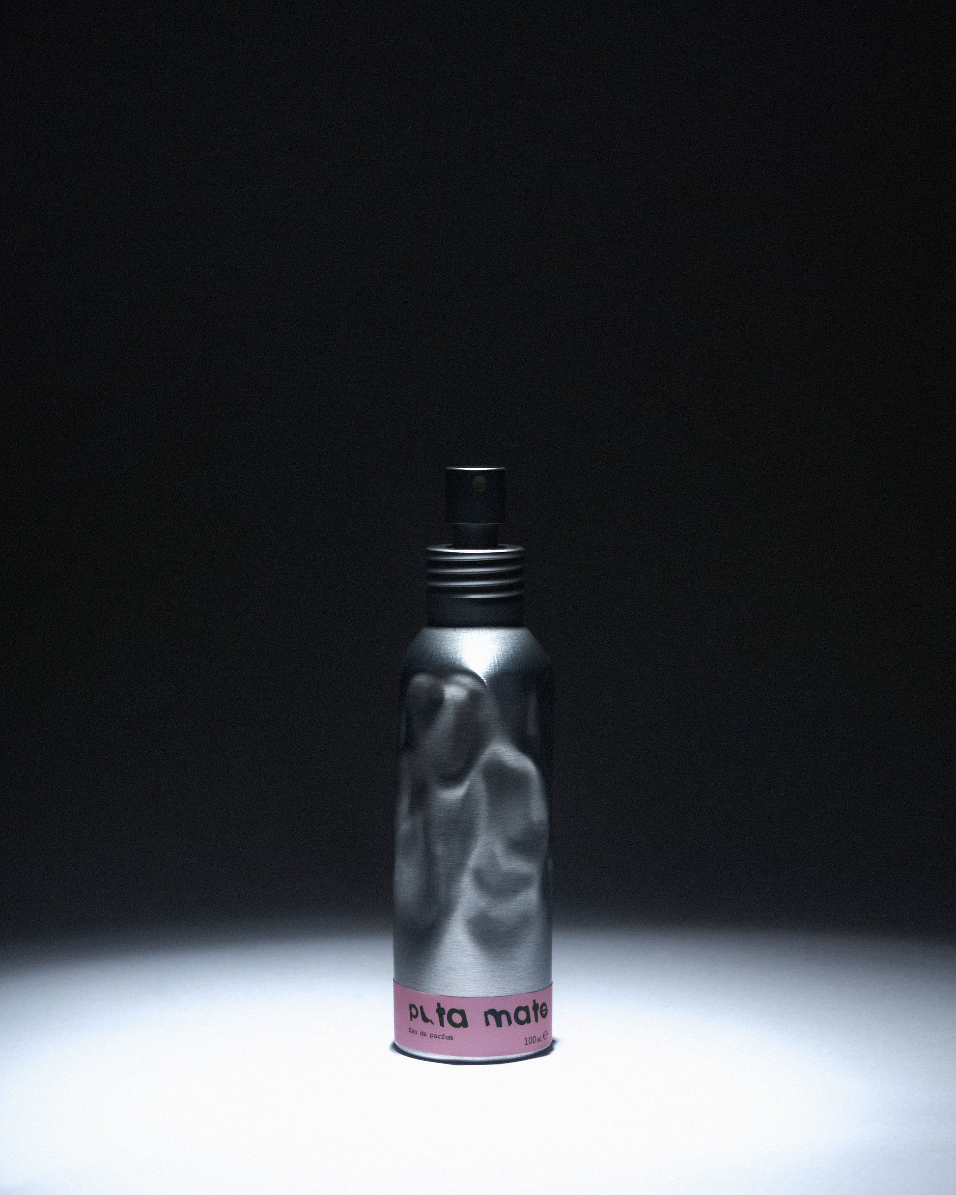 Puta Mate Eau de Parfum 50ml Nausea Parfume - profumo dolce agrumato con erba mate pompelmo rosa e dulce de leche-editoriale